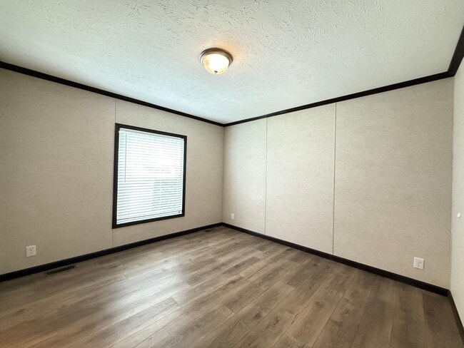 Building Photo - 38110 Versailles St