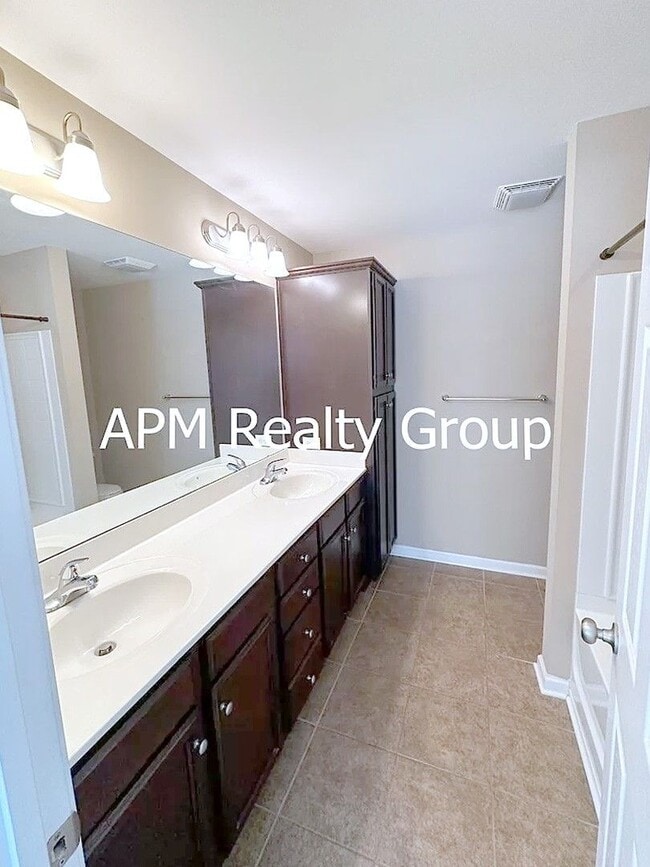 Building Photo - Saluda Springs Townhome