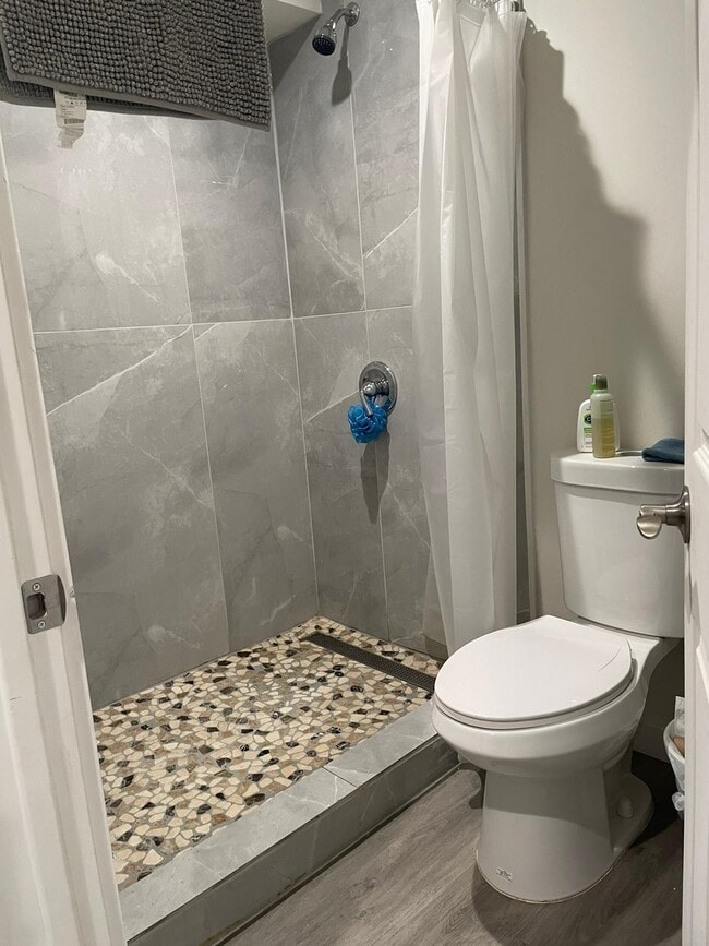 Building Photo - 2624 Regent St