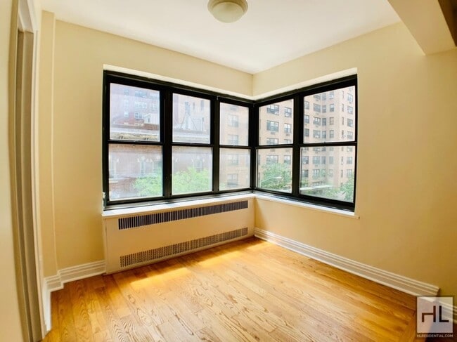 Building Photo - 141 E 56th St