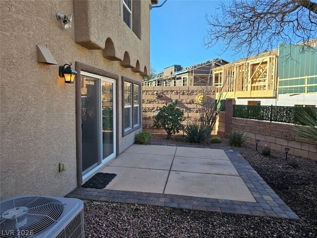 Building Photo - 1135 Paradise Vista Dr