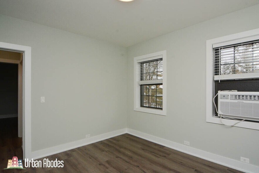 Building Photo - 730 Judson Ave