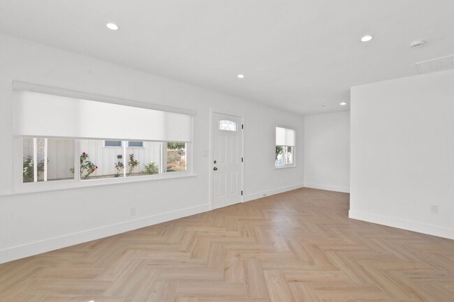 Building Photo - 4342 Orchard St