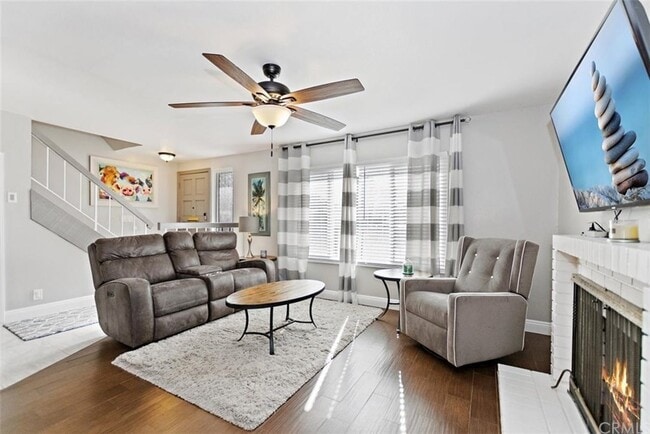 Primary Photo - 1005 W Orangewood Ave
