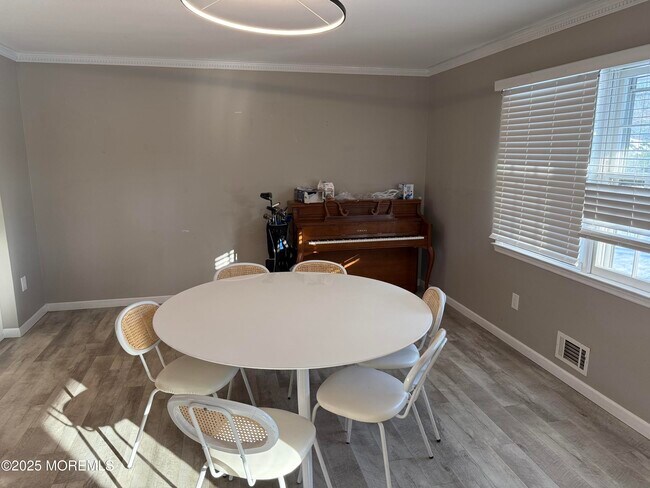 Building Photo - 1 Michaels Ct