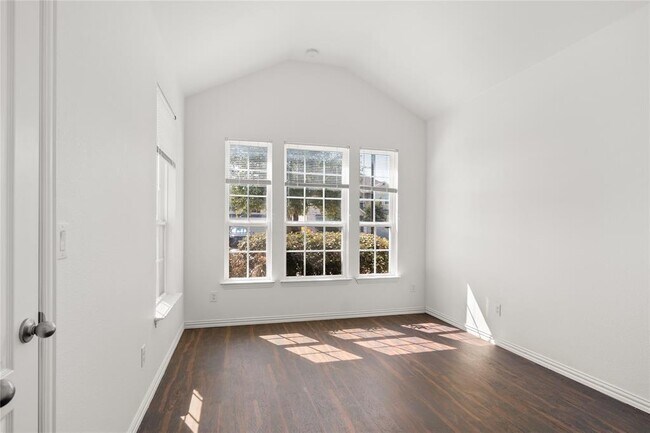 Building Photo - 349 Vista Portola Loop