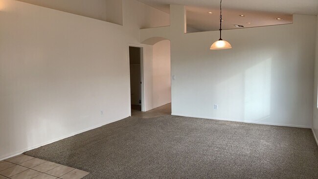 Building Photo - 4 Bedroom 2 Bath - 1870 Sq. Ft. Home - Ajo...