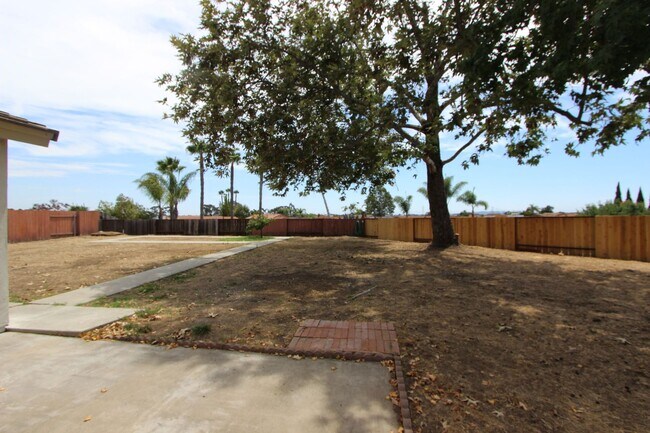 Building Photo - Beautiful 4 bedroom 2 bathroom home in Mira Mesa available now