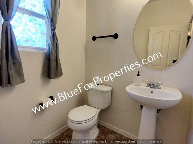 Building Photo - 432 R G Lee Pl