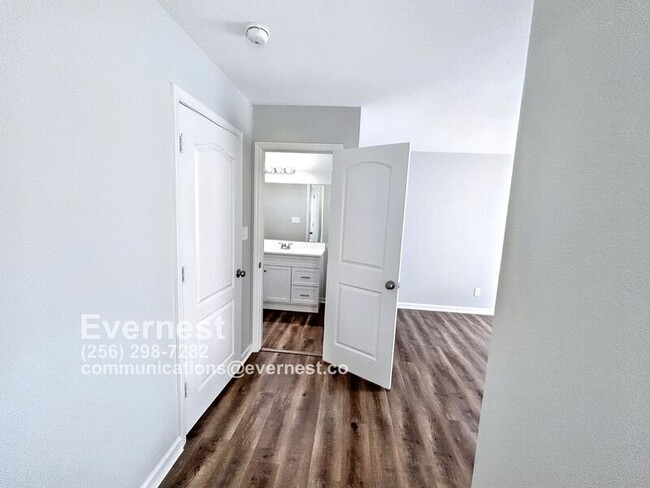 Building Photo - 139 Wethersfield Dr