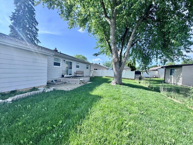 Building Photo - 2620 Duane Dr