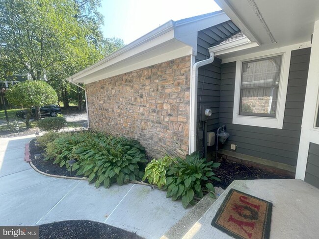 Primary Photo - 24 Ginger Ct