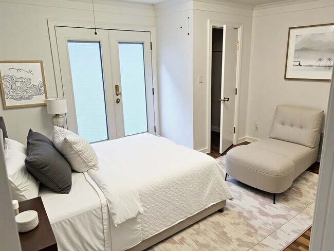 Building Photo - 2351 Longhorn St