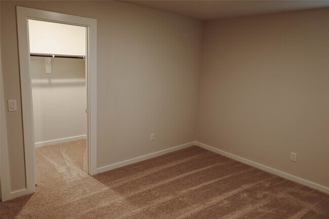 Building Photo - 8526 Blueberry Ash St