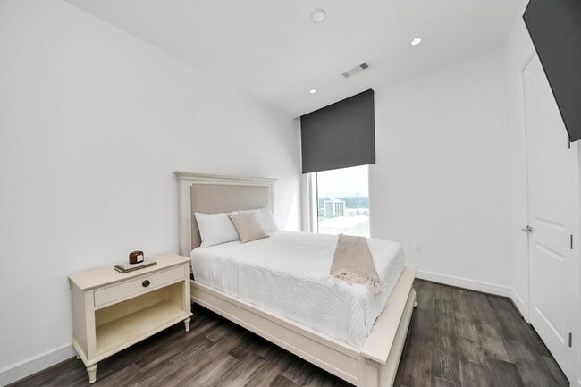 Building Photo - 4521 San Felipe St