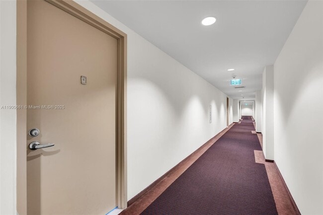 Building Photo - 2475 Brickell Ave