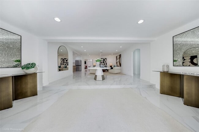 Building Photo - 871 NE 81st St