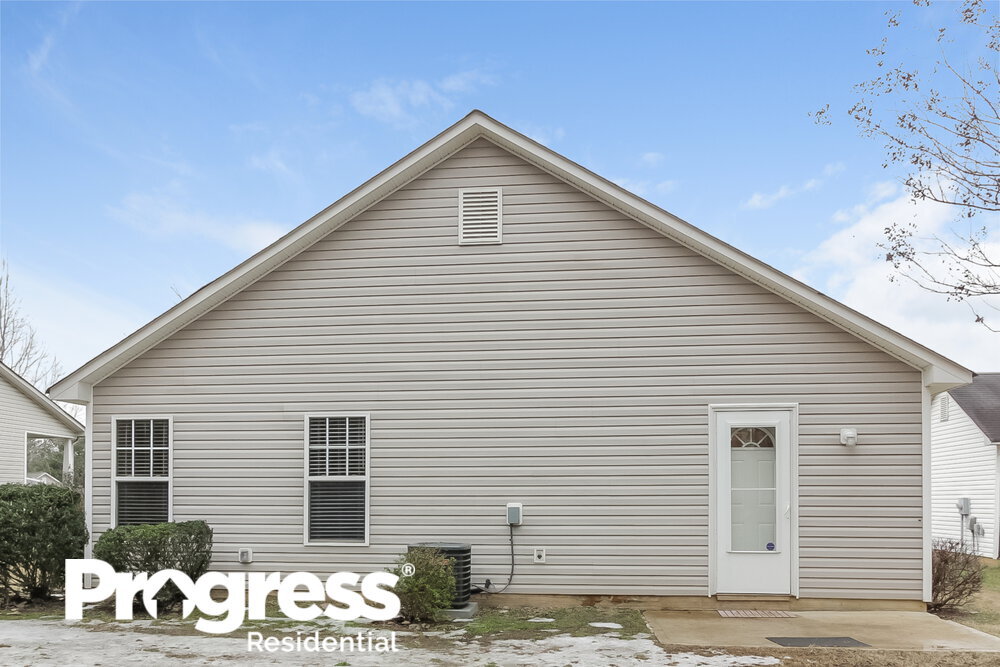 Building Photo - 2108 Sebastiani Dr