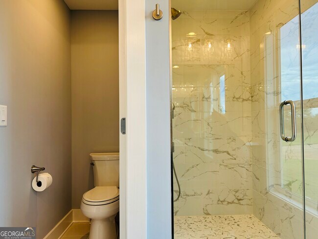 Building Photo - 425 Smokey Rd