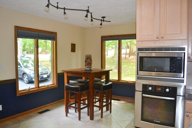 Building Photo - Furnished Golf Course Rental