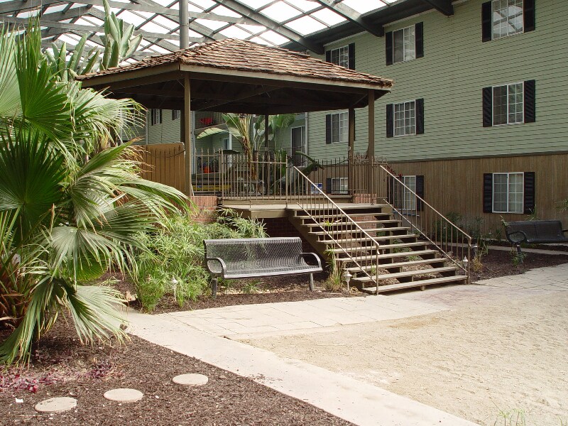 Solarium with gazebo - 718 W 1720 N