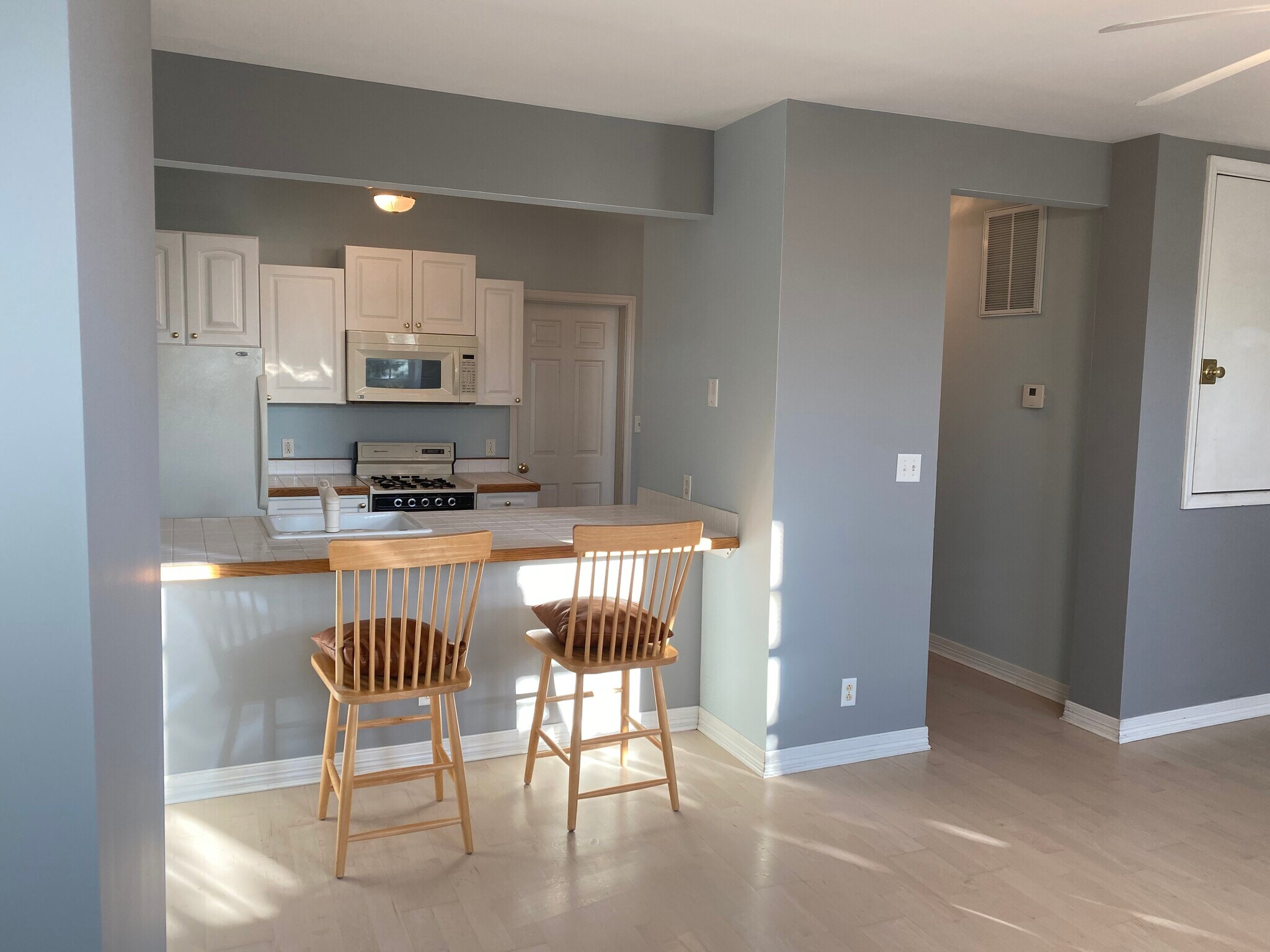 Building Photo - 19 S Broadway