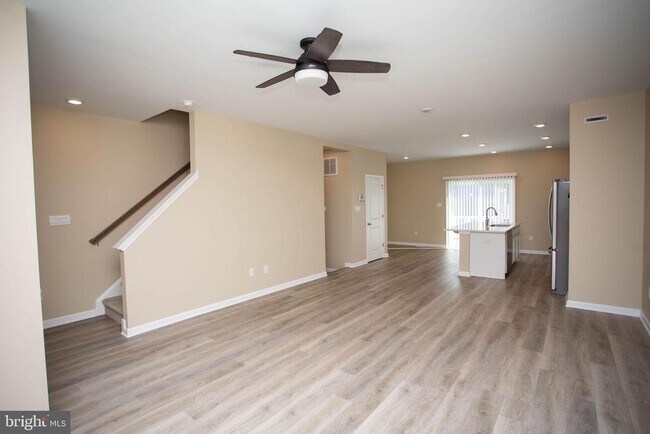 Building Photo - 239 Macoun Way