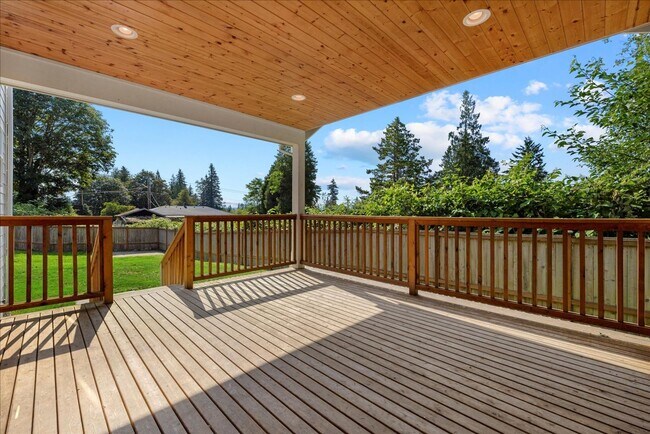 Building Photo - **Move-In Special** Stunning 4 bed, 2.5 bath home with 3 car garage & fully fenced yard!