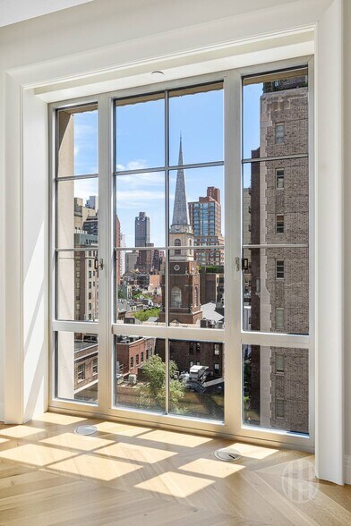 Building Photo - 109 E 79th St