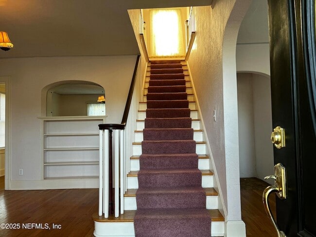 Building Photo - 1924 Arcadia Pl