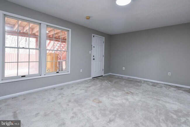 Building Photo - 2156 Commissary Cir