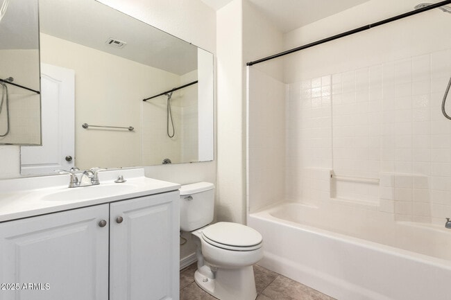 Building Photo - 2201 N Comanche Dr