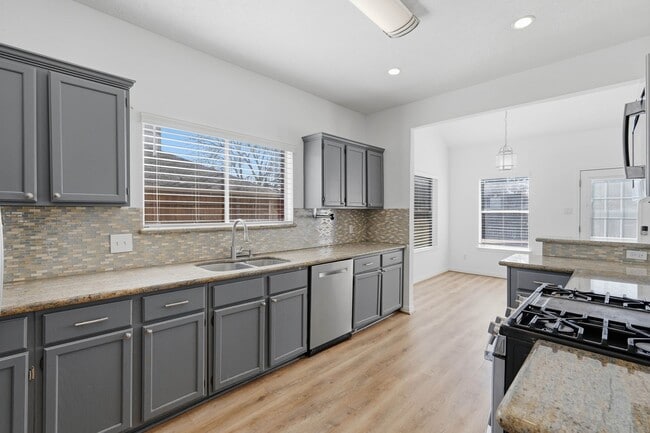 Building Photo - 2910 Cocona Ln