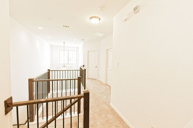 Building Photo - 3116 Gaylord Dr