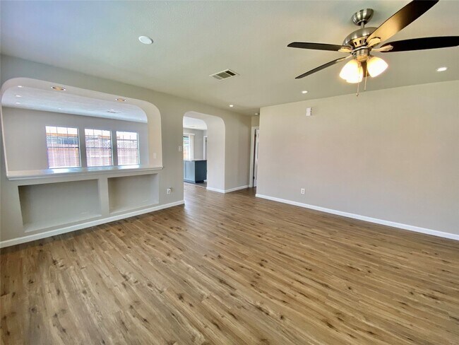 Building Photo - 3313 Settlement Dr