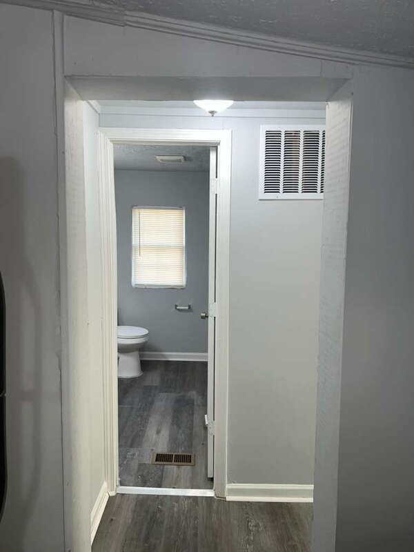 Building Photo - 5038 Westbrook Rd