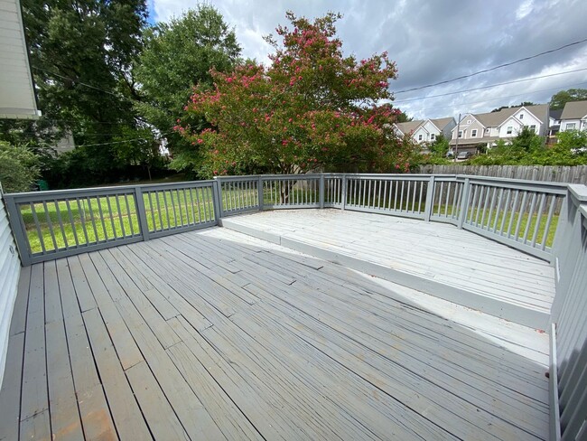 Building Photo - Cozy Ranch style home located in the Sedgefield Community !