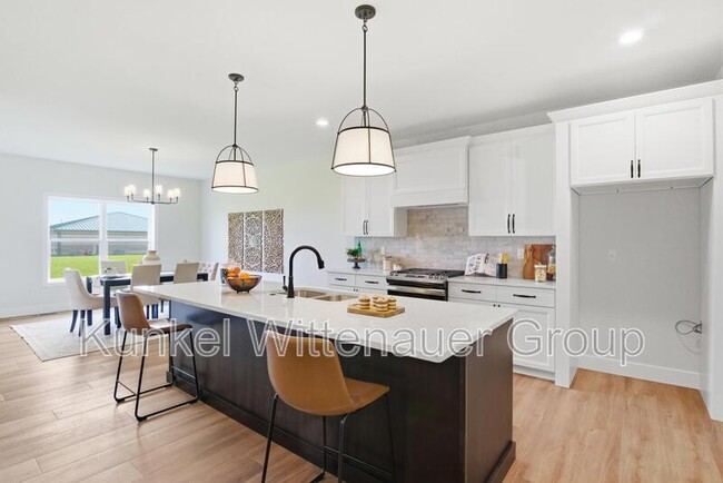 Building Photo - 829 Bushwood Way