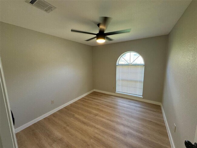 Building Photo - 23802 Hunter Spring Cir