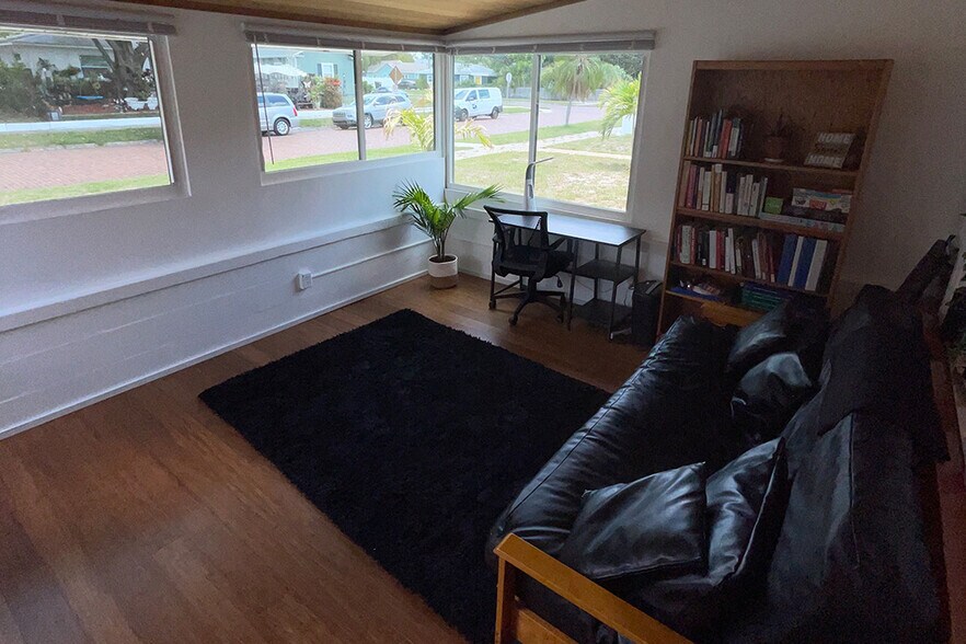 Building Photo - 4520 Burlington Ave N