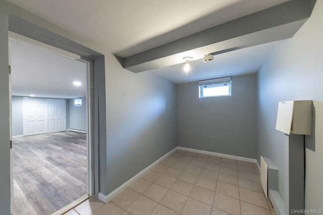 Building Photo - 20 Starks Pl