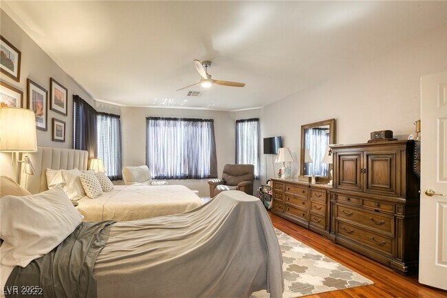 Building Photo - 57 Voltaire Ave