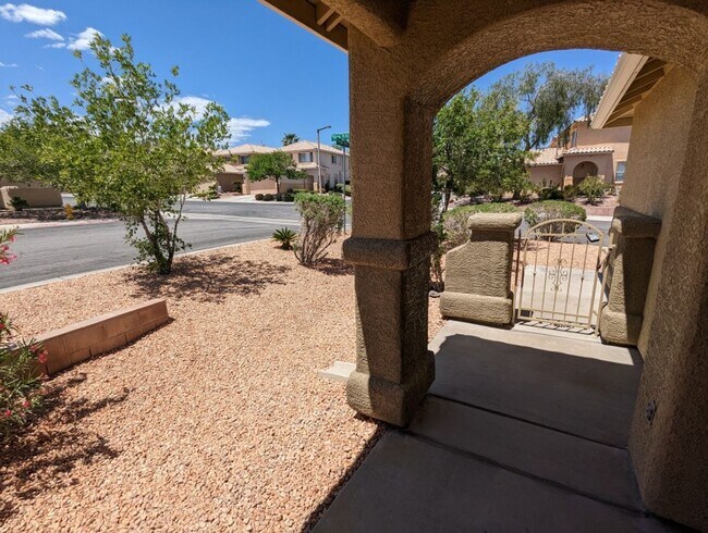 Building Photo - 10957 Napa Ridge Dr