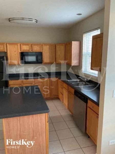 Building Photo - 77 Henson Ct