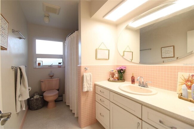 Building Photo - 2046 NW 19th Ln