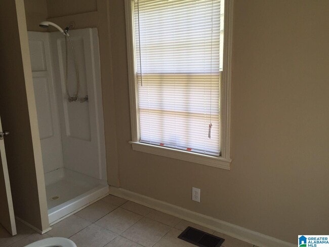 Building Photo - 8132 10th Ave S