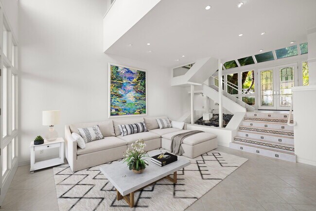 Building Photo - 31 Saint Tropez