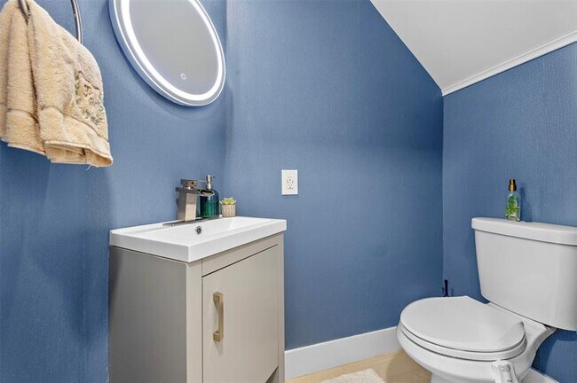 Building Photo - 4121 Eastridge Cir
