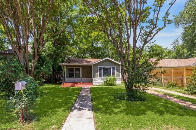 Building Photo - 1102 Cherico St