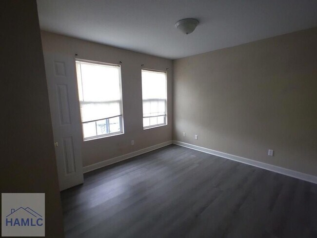 Building Photo - 114 Governors Blvd